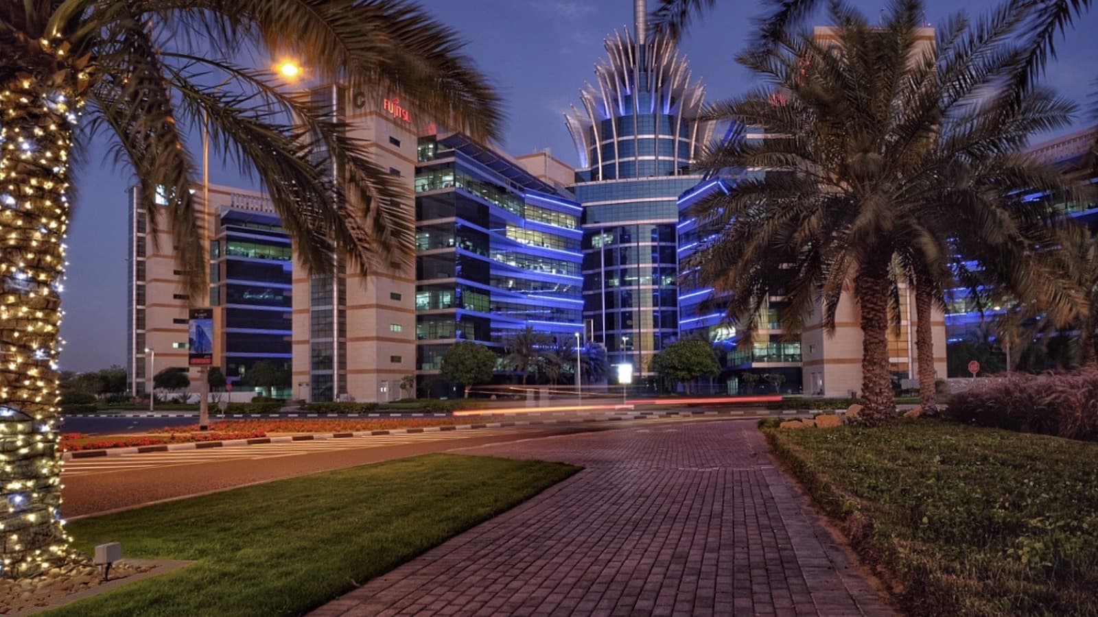Dubai Silicon Oasis β distressed-property landscape
