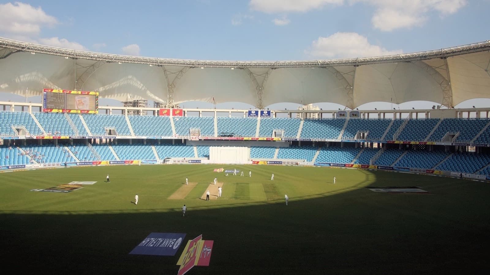 Dubai Sports City β distressed-property landscape